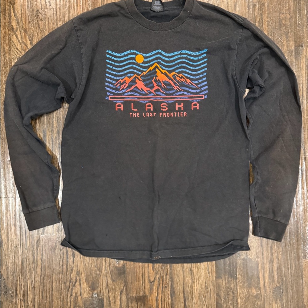 Alaska Graphic Long-Sleeve Tee - Black